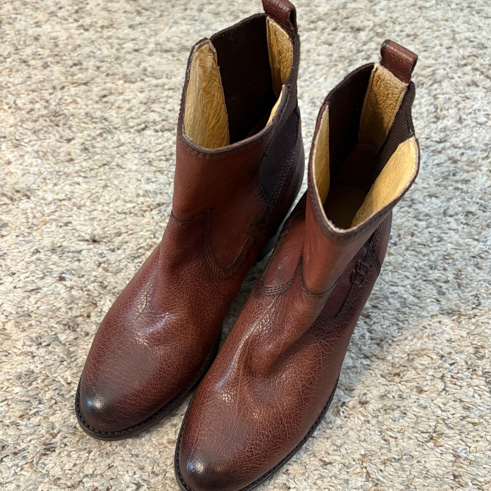 Frye Dark Brown Leather Heeled Boots Size 6B - Picture 5 of 10